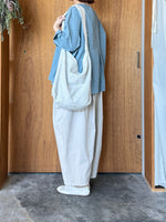 ROBE de PEAU / TUCKED BLOUSE (GRAYISH BLUE)