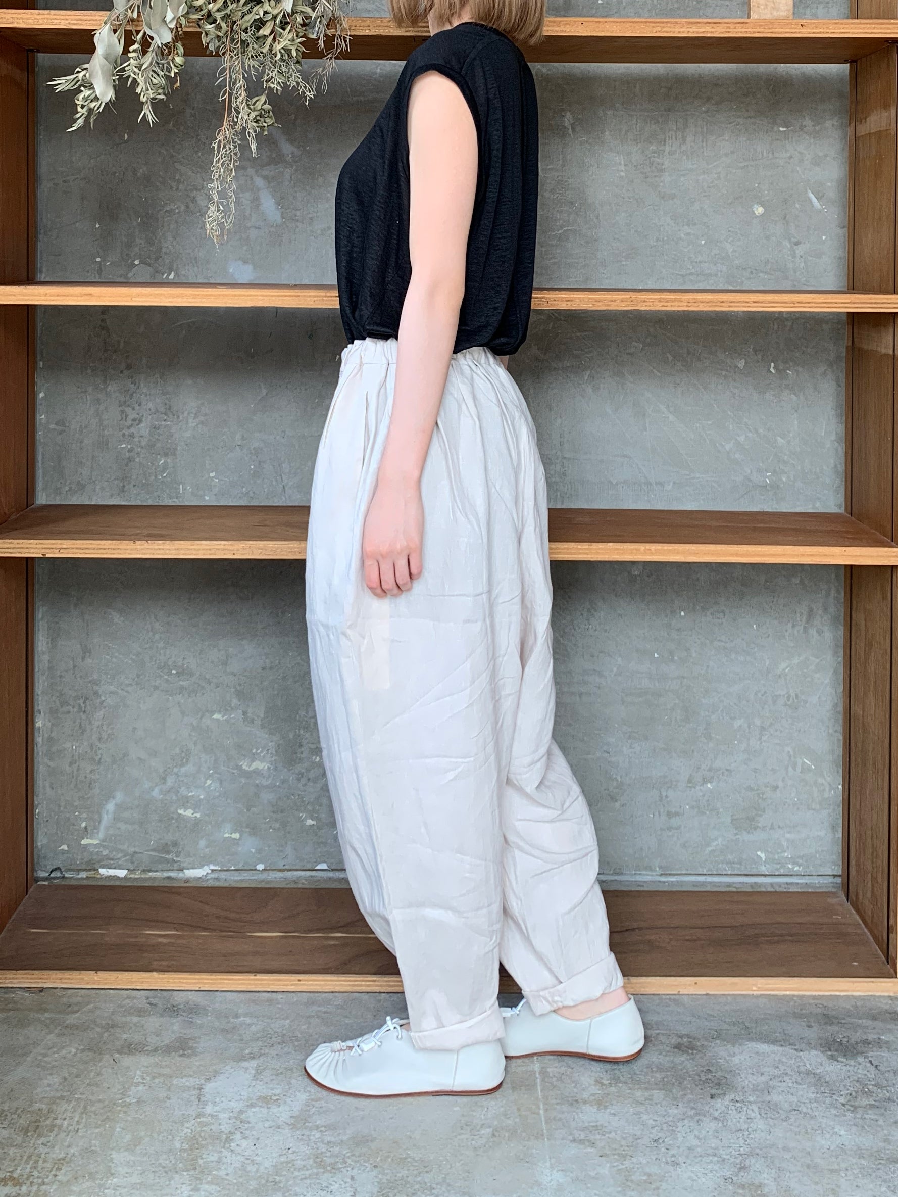 suzuki takayuki / linen tank top（black）