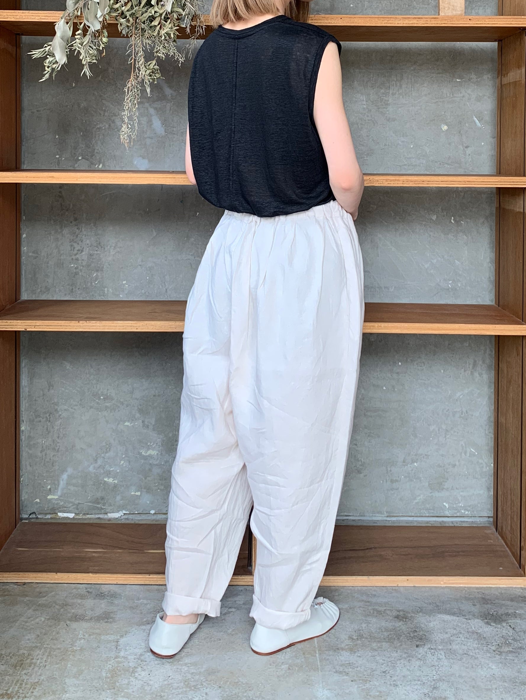 suzuki takayuki / linen tank top（black）