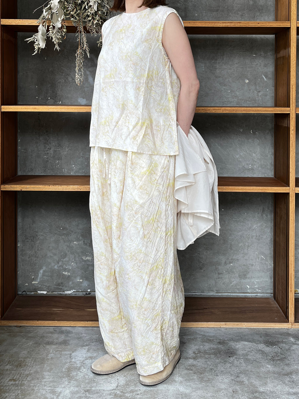 ROBE de PEAU / MARBLE PATTERN SLEEVELESS PULLOVER (SKIN MARBLE)