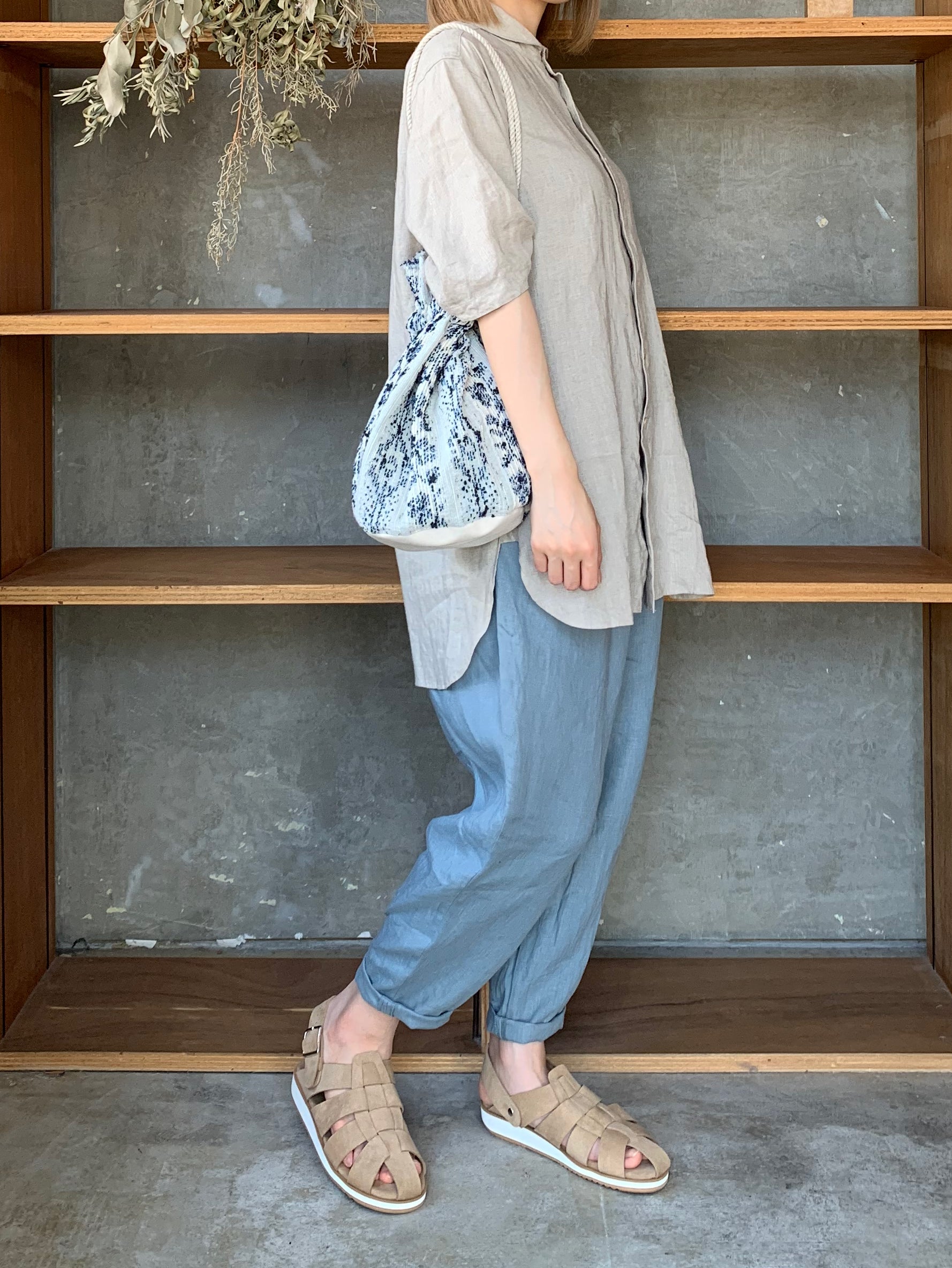 suzuki takayuki / round-collar shirt（beige）