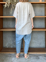 suzuki takayuki / round-collar shirt（beige）