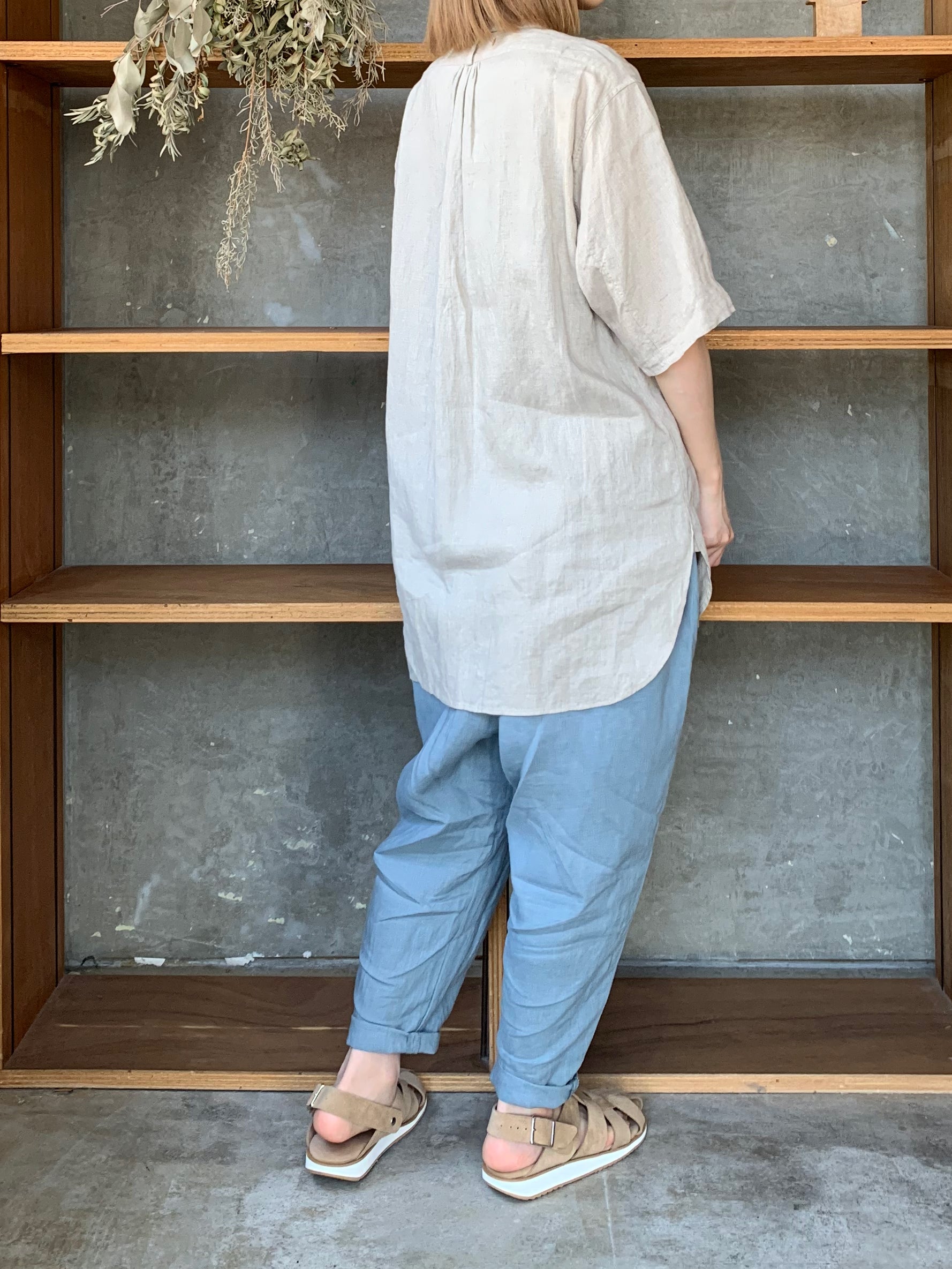suzuki takayuki / round-collar shirt（beige）