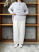 ROBE de PEAU / PETIT COL BLOUSE (LIGHT GRAY)