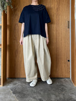 UNIVERSAL SEVEN / クラシック天竺 ネックフリルTシャツ（ネイビー）