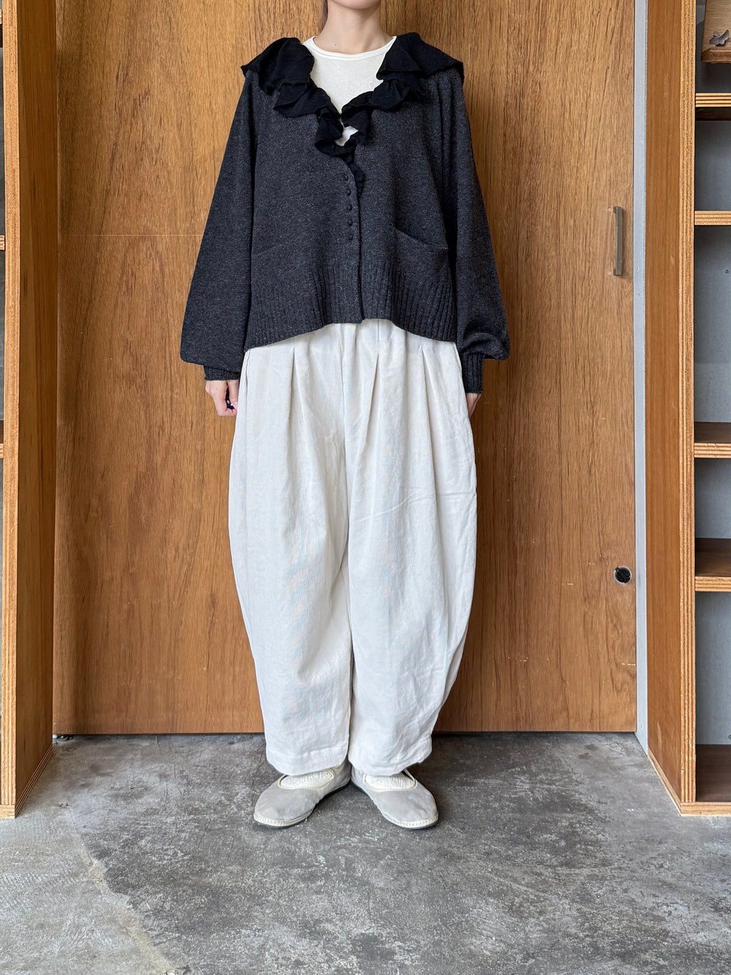 tumugu / メリノウール × アルパカ カーディガン（CHARCOAL）