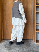 tumugu / オーガニックコットンコーデュロイ ティンカーパンツ（IVORY）