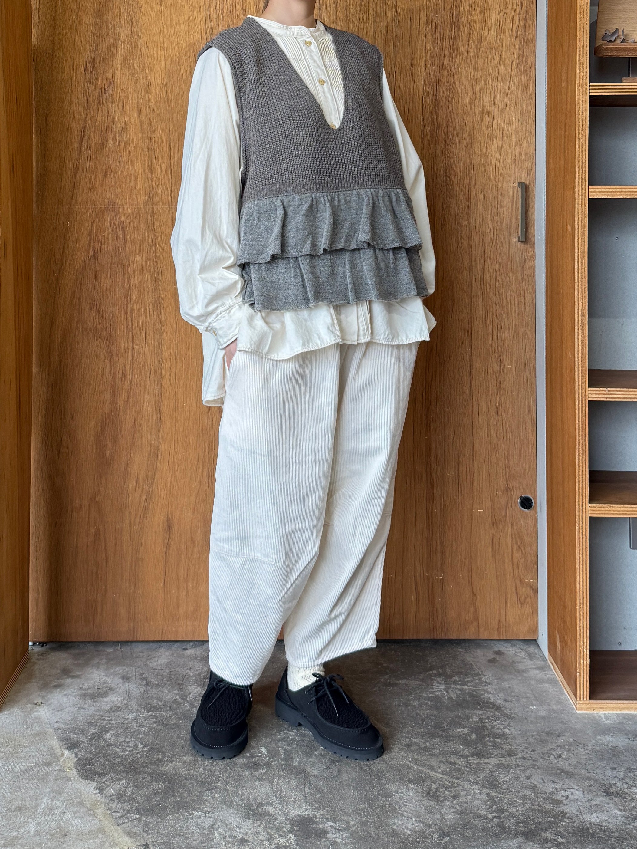 tumugu / オーガニックコットンコーデュロイ ティンカーパンツ（IVORY）