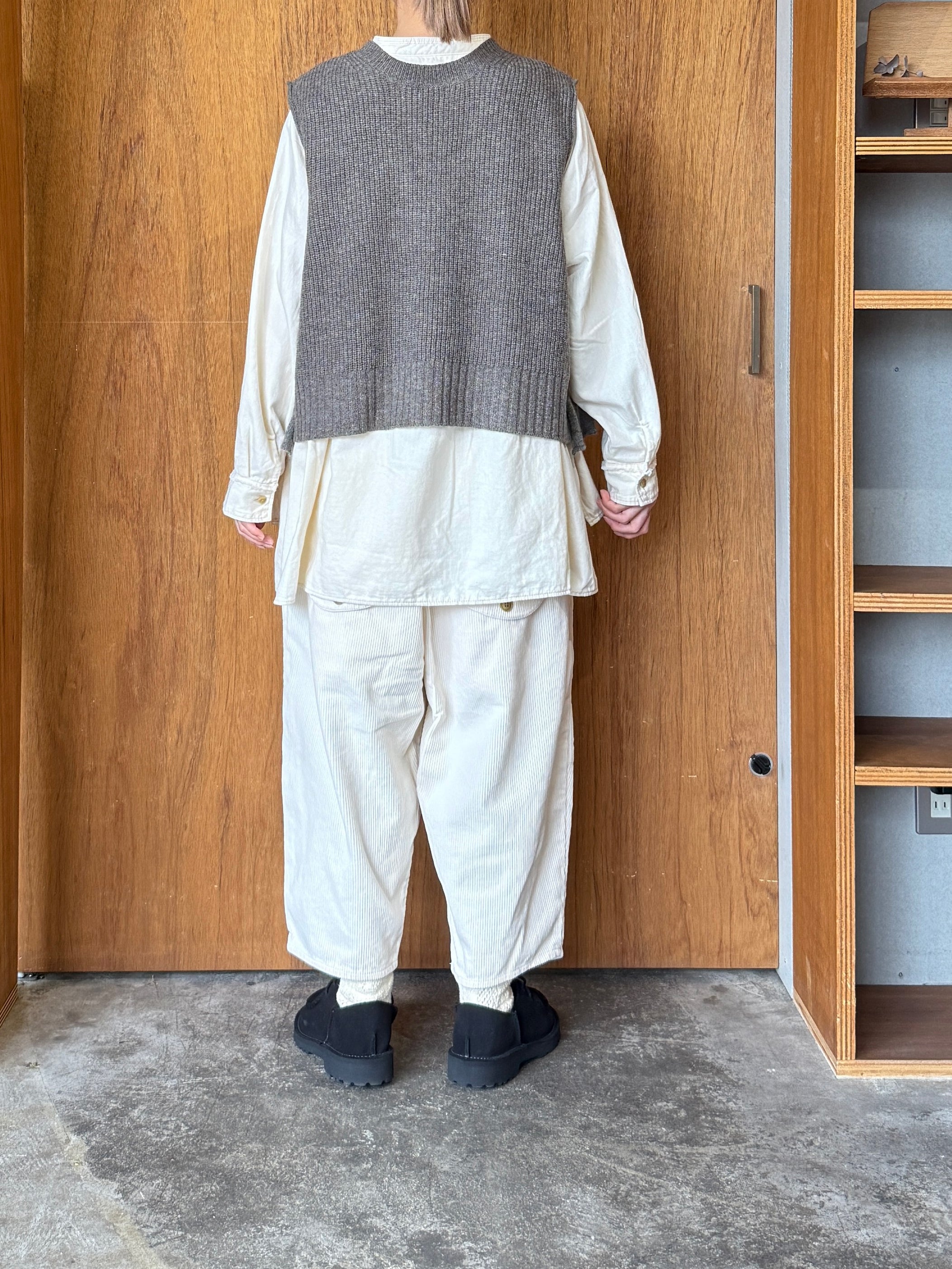 tumugu / オーガニックコットンコーデュロイ ティンカーパンツ（IVORY）