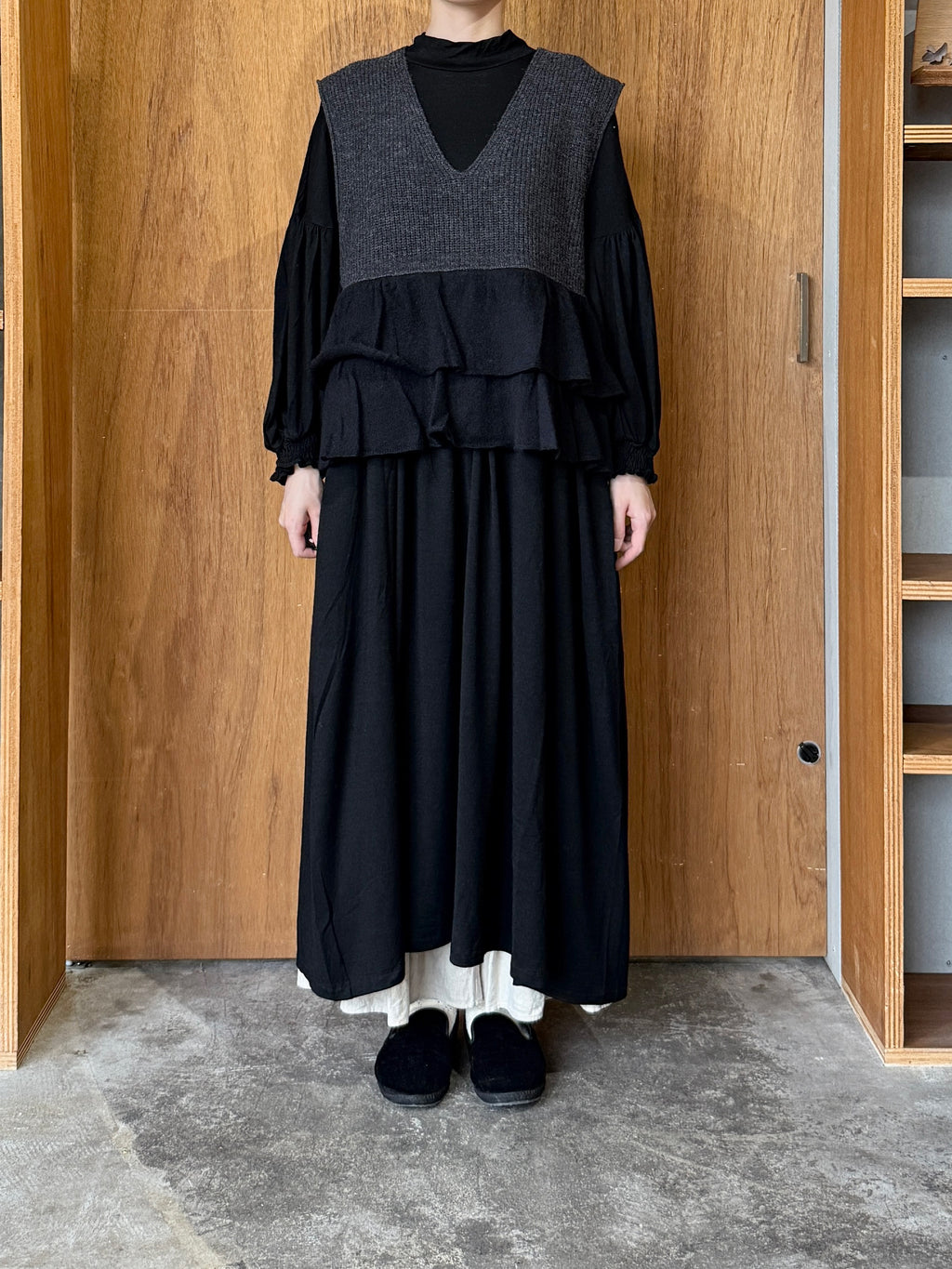 tumugu / メリノウール × アルパカ 2wayベスト（CHARCOAL）