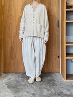 tumugu / ソフトコーデュロイ コクーンパンツ（IVORY）