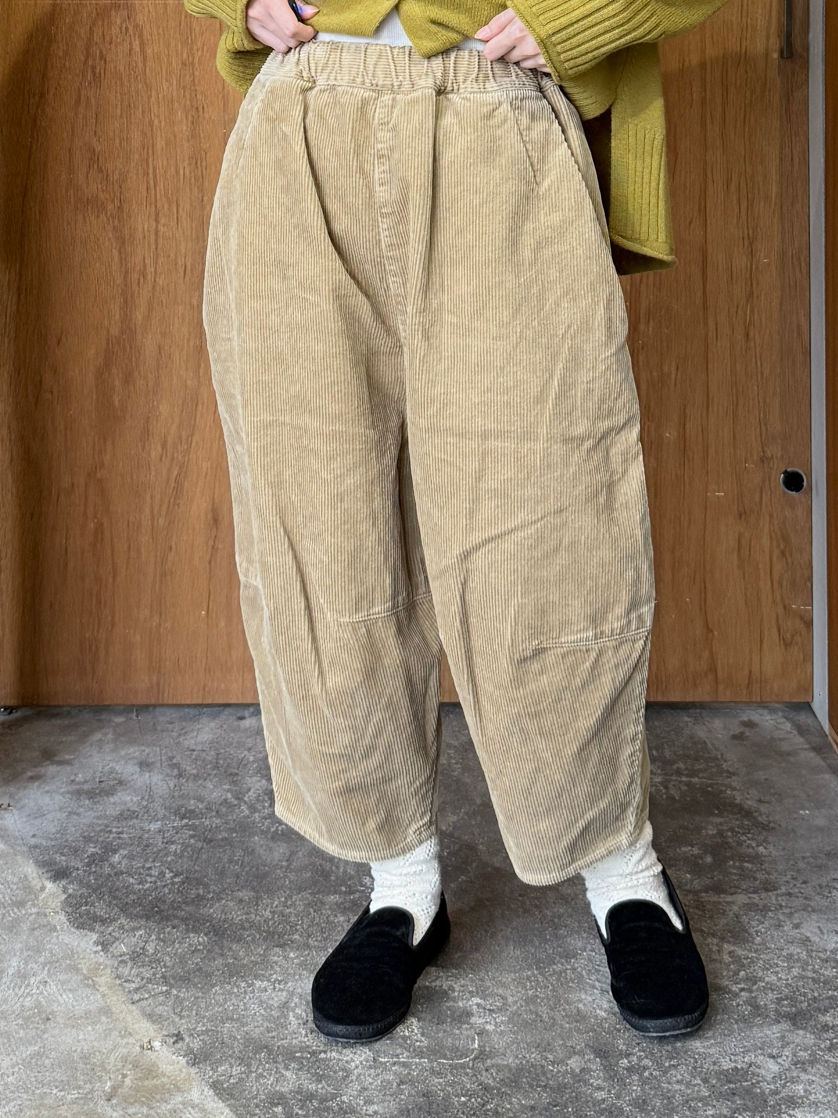 tumugu / オーガニックコットンコーデュロイ ティンカーパンツ（BEIGE）