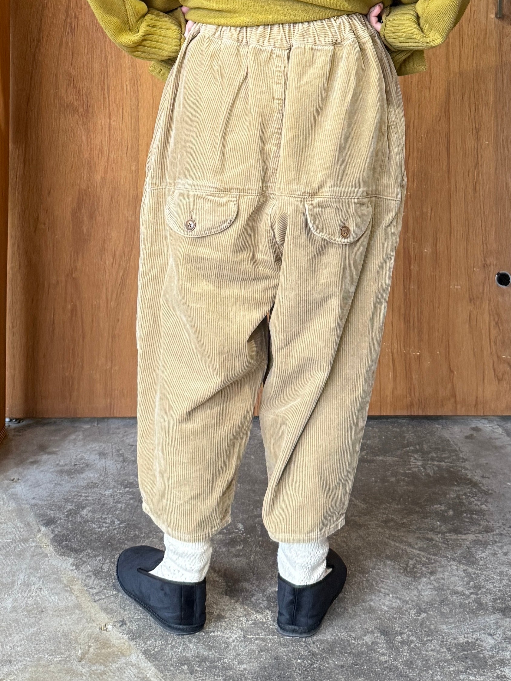tumugu / オーガニックコットンコーデュロイ ティンカーパンツ（BEIGE）