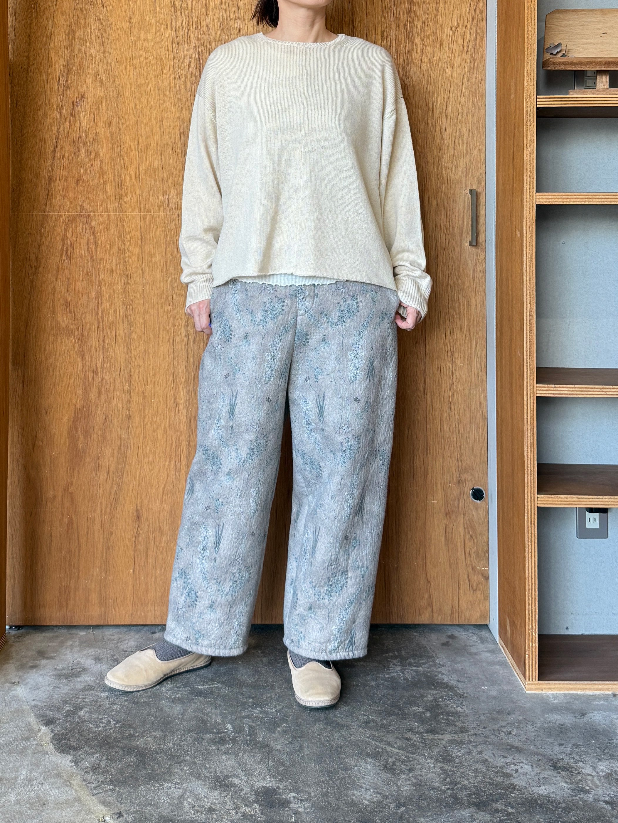qiri / old letter flowers curve pants (ベージュ)