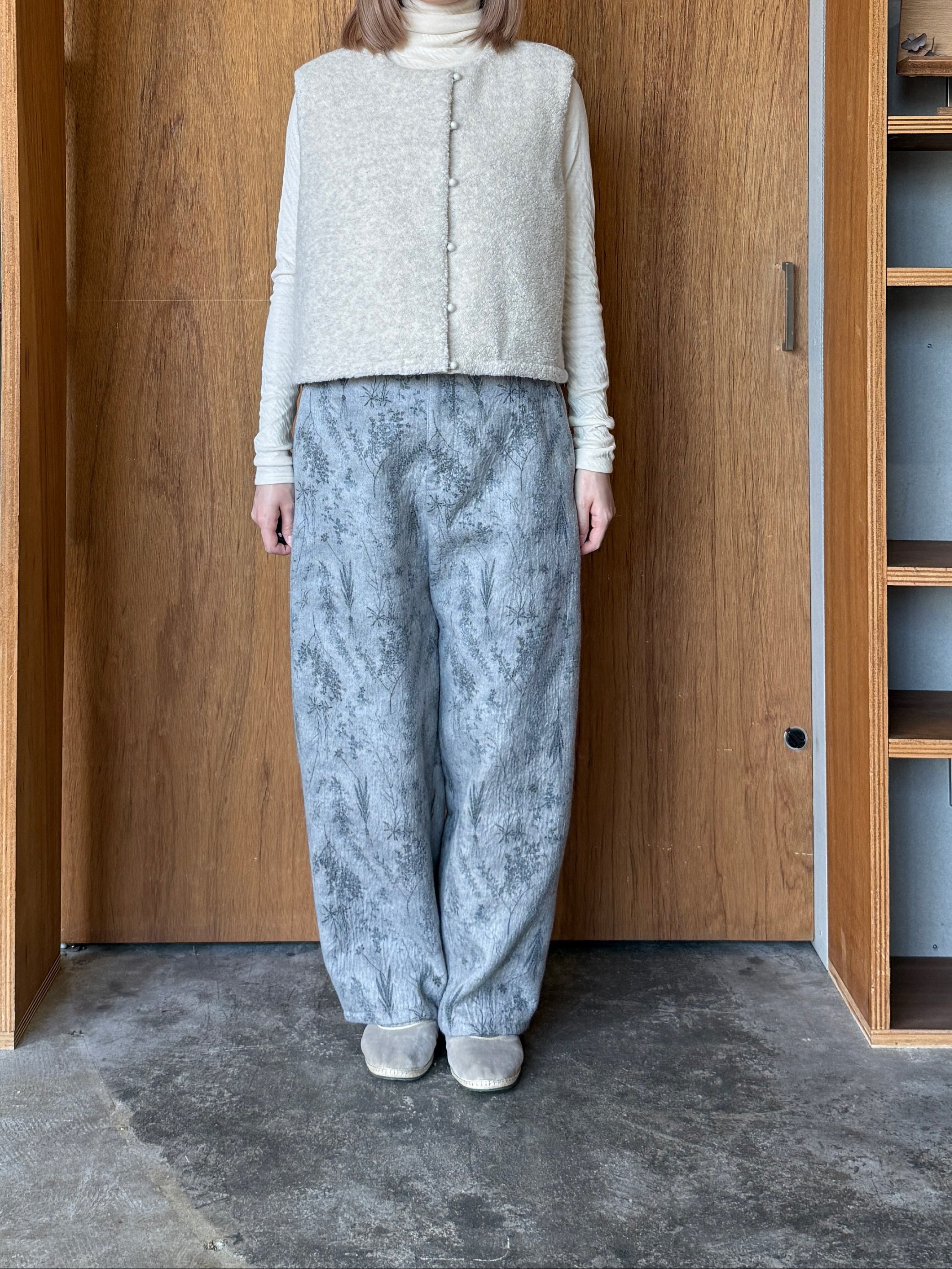qiri / old letter flowers curve pants (グレー)