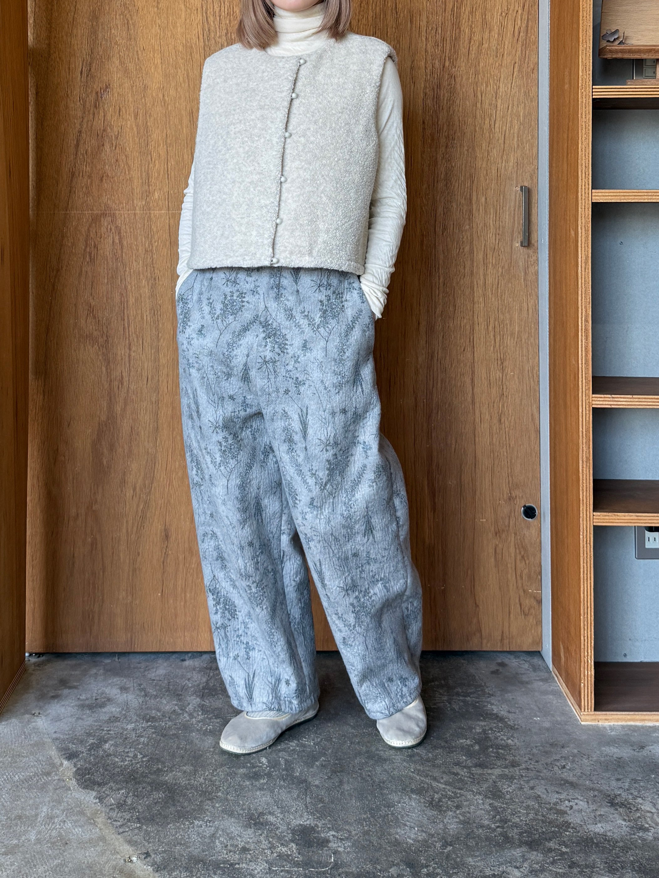 qiri / flower dot quilt JQ short reversible vest (ライトピンク)