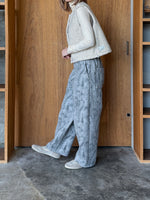 qiri / old letter flowers curve pants (グレー)