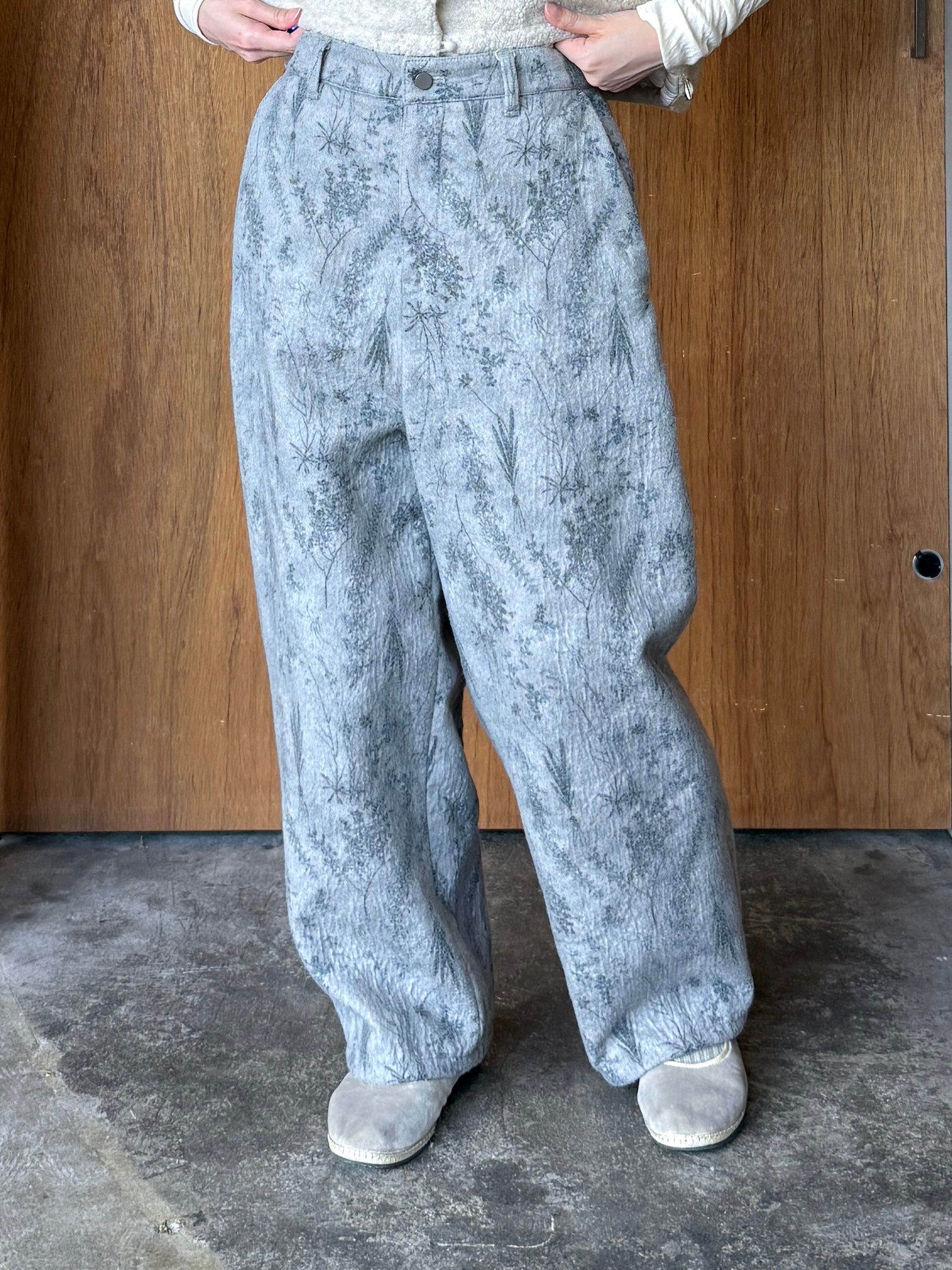 qiri / old letter flowers curve pants (グレー)