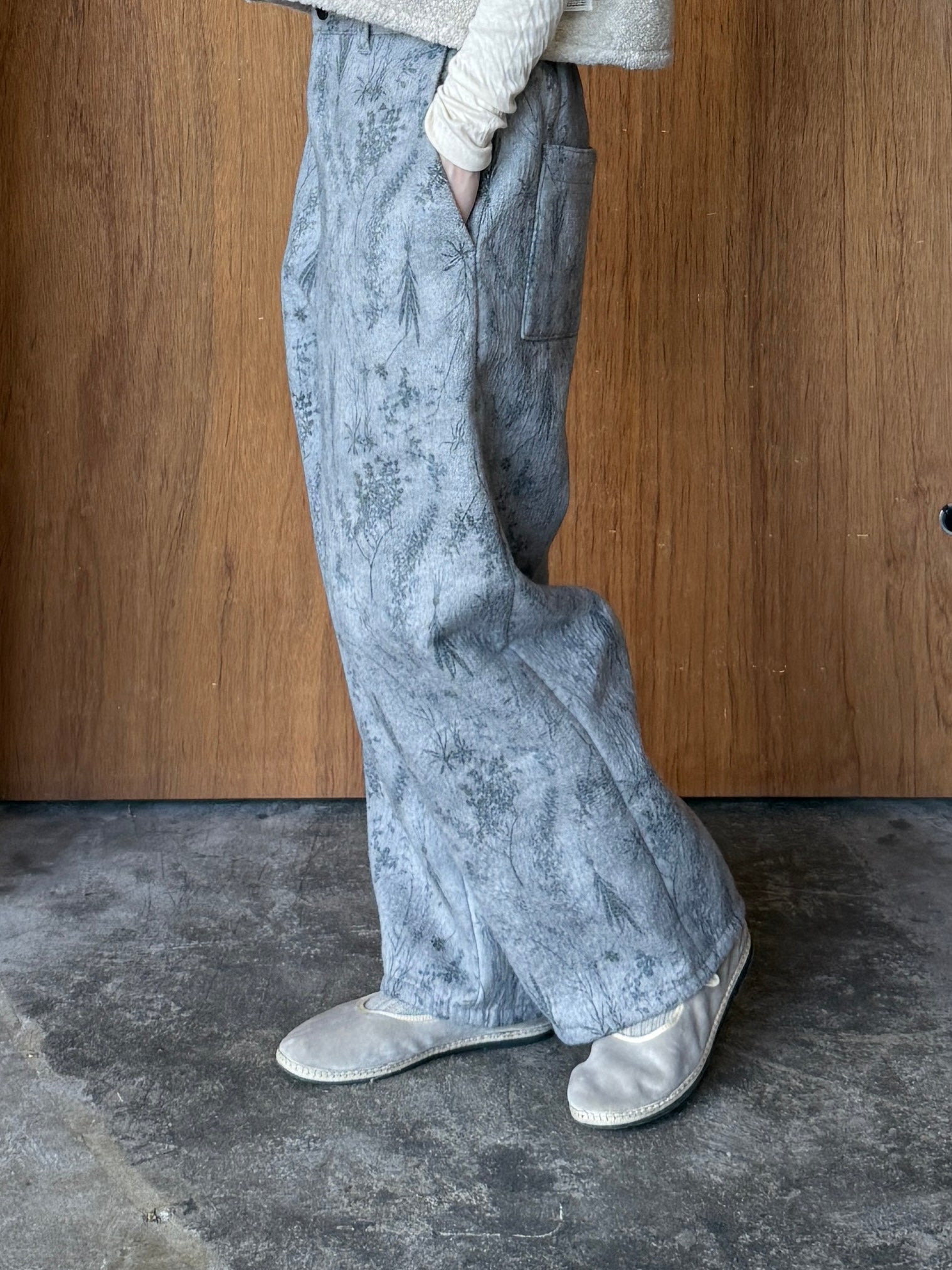 qiri / old letter flowers curve pants (グレー)