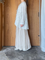 qiri / turu flower embroidery blouse(ライトグレー)