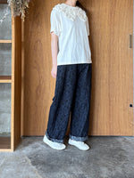 qiri / garden embroidery denim pants (navy × black)
