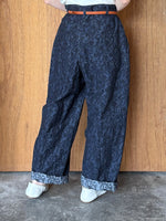 qiri / garden embroidery denim pants (navy × black)