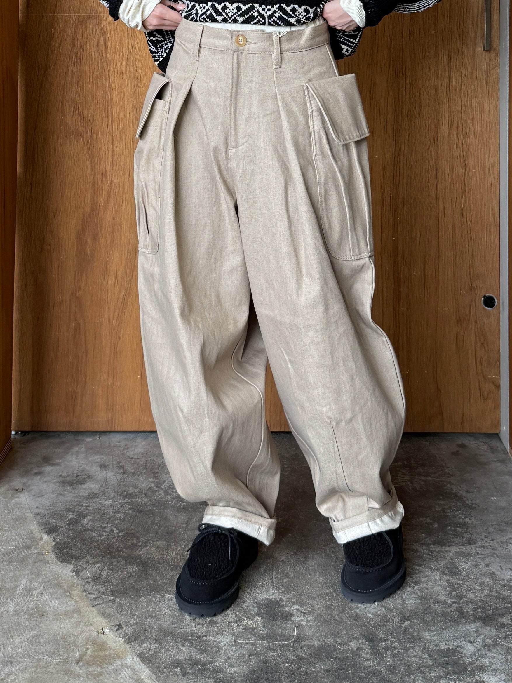 ASEEDONCLÖUD / P.E. trousers（Sand Beige）