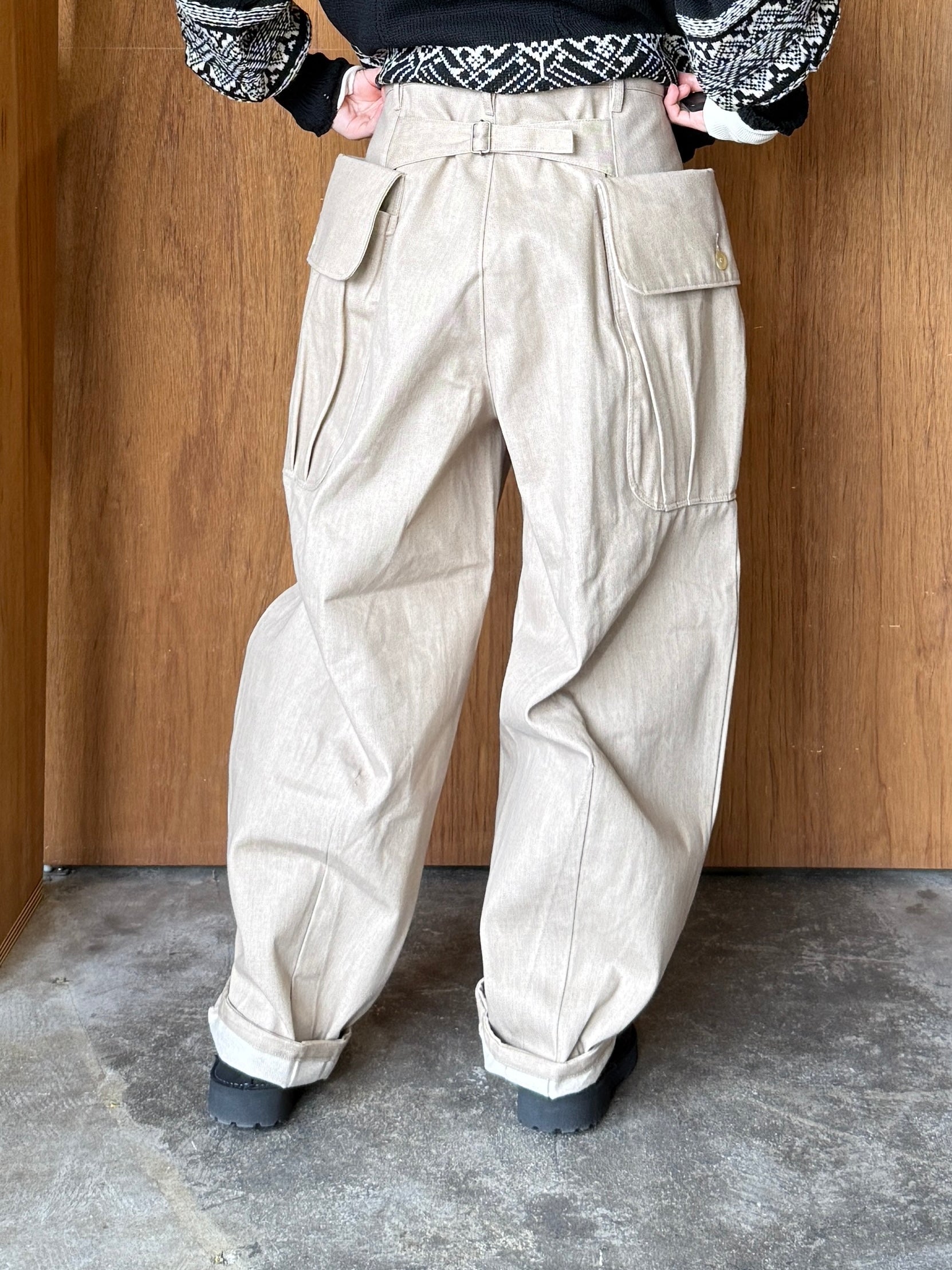 ASEEDONCLÖUD / P.E. trousers（Sand Beige）