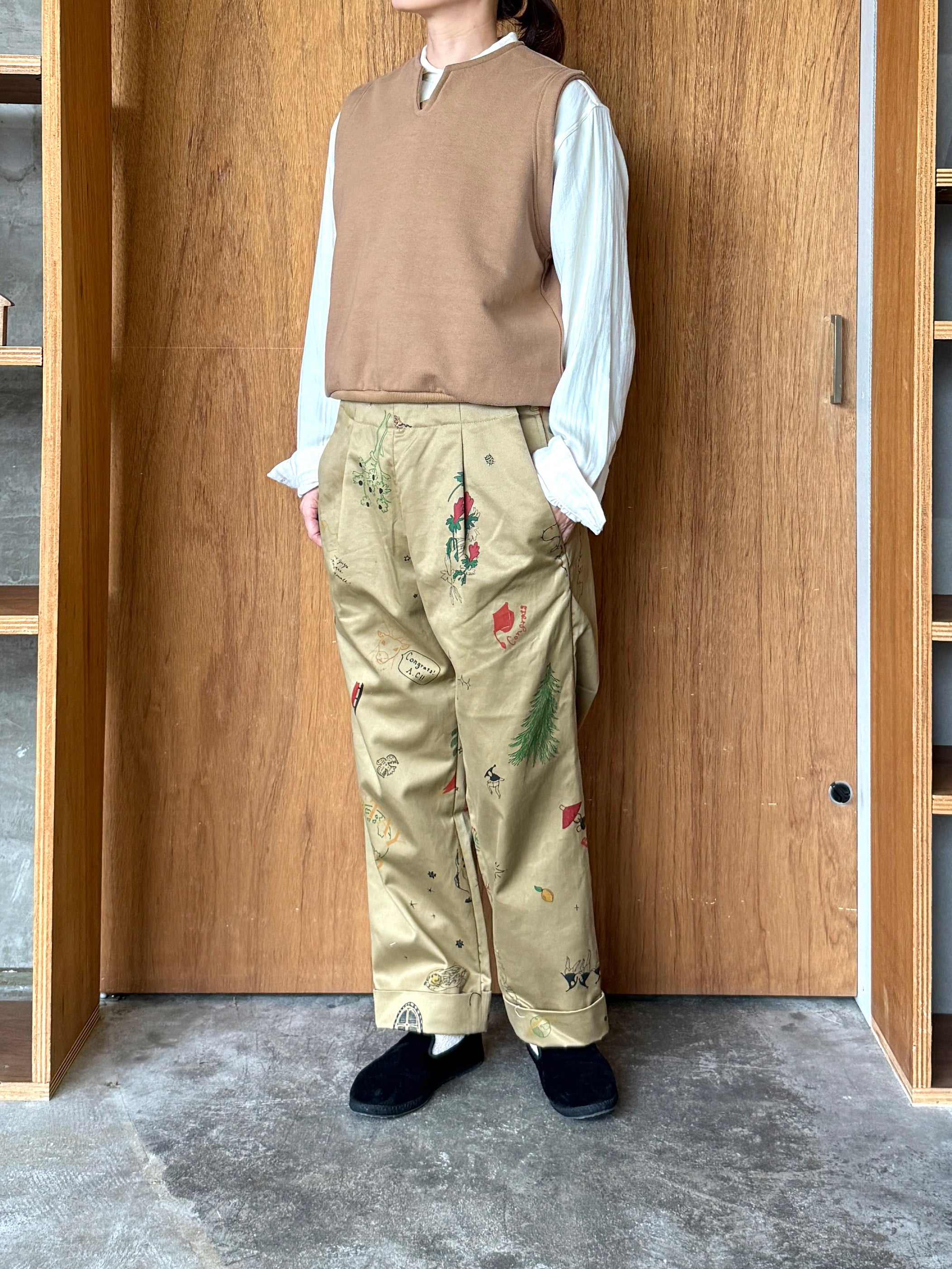 ASEEDONCLÖUD / Study uniform slacks（Beige）