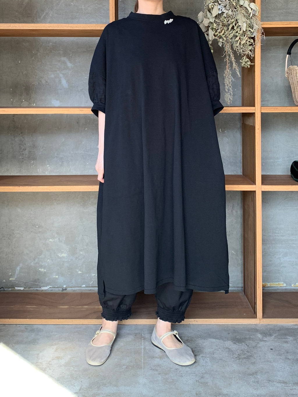 【SALE】UNIVERSAL SEVEN / USAコットン リネンコンボギャザースリーブOB（クロ）