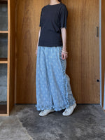 【予約】qiri / flower stitch embroidery frill pants  (lightblue*WH)