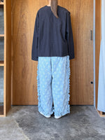 【予約】qiri / flower stitch embroidery frill pants  (lightblue*WH)