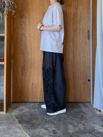 【予約】qiri / arabesque ribbon embroidery gather pants (black)