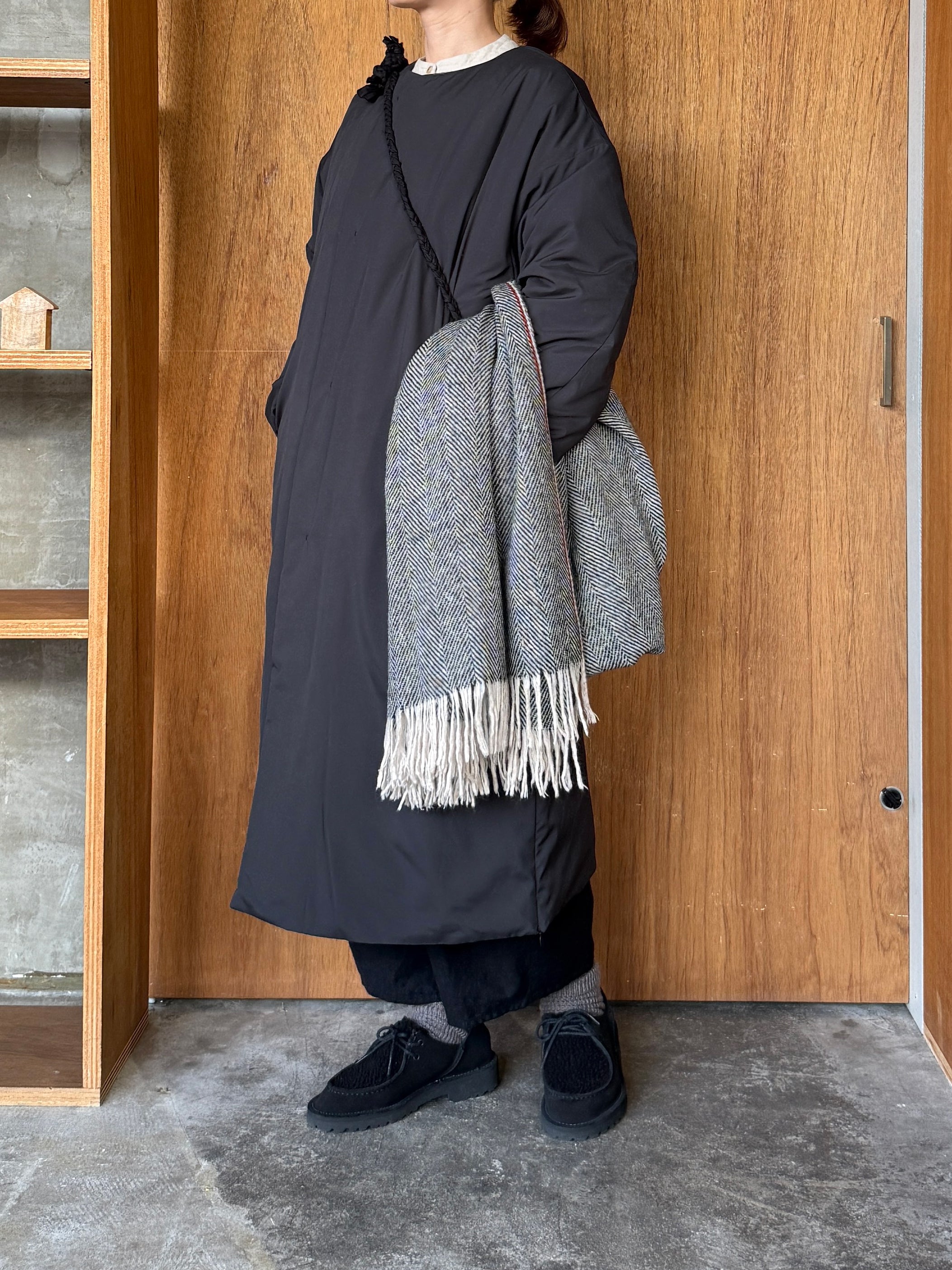 miffew / COLLARLESS DOWN COAT（BLACK）