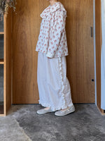【予約】qiri /　flower stitch embroidery blouse　(white*OR)