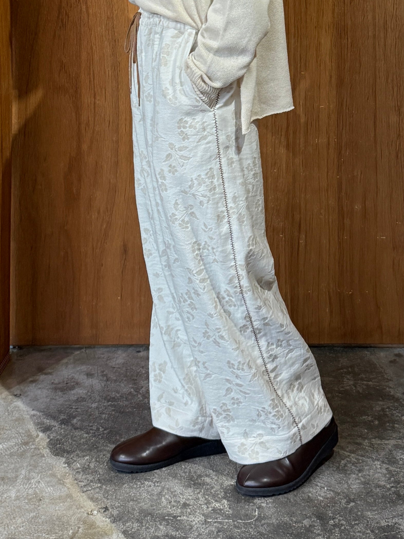 qiri / flower tale gather wide pants (キナリ)