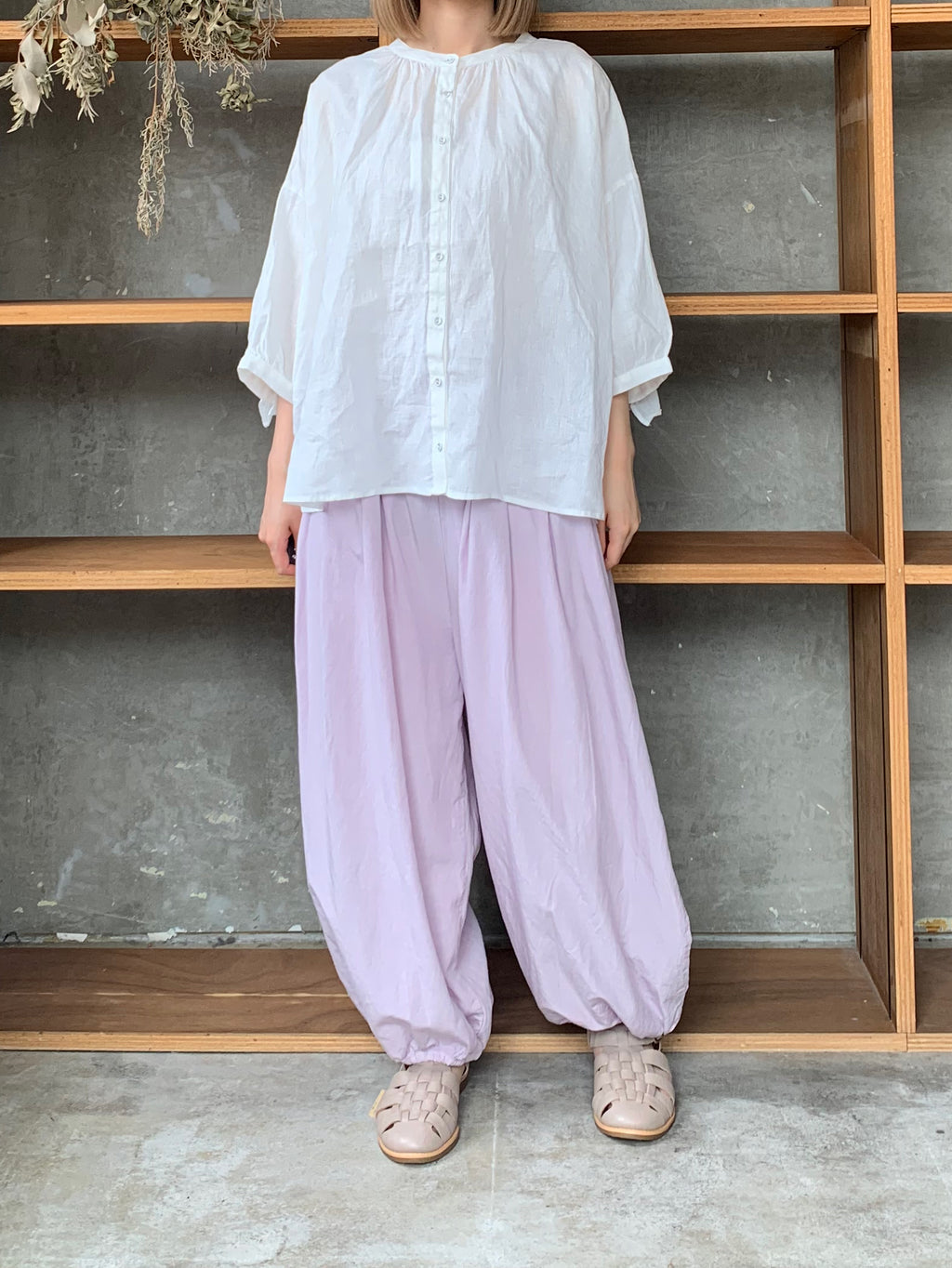 tumugu /  細番手リネン 2wayブラウス（OFF）