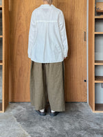 Vlas Blomme / Washed Linen Ramie Wool カーブパンツ(Olive)