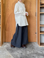 Vlas Blomme / Washed Linen Ramie Wool カーブパンツ(Charcoal)
