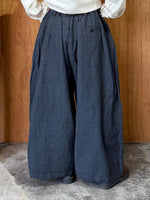 Vlas Blomme / Washed Linen Ramie Wool カーブパンツ(Charcoal)