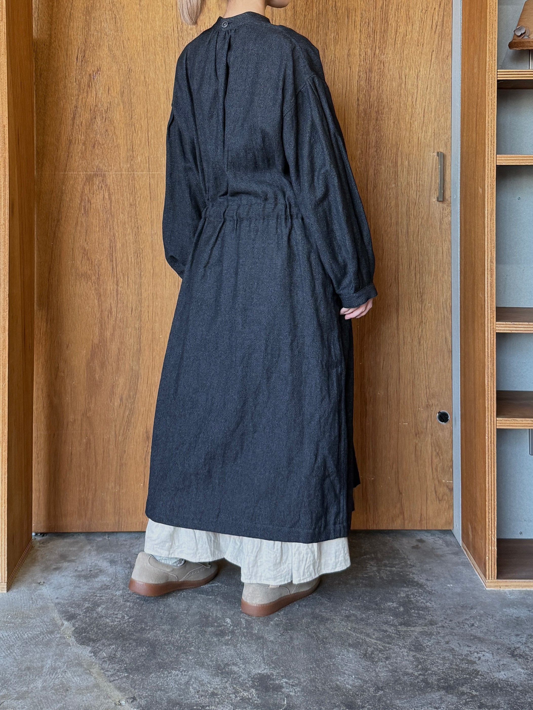 Vlas Blomme / Linen Wool Gauze ドレス(Charcoal)