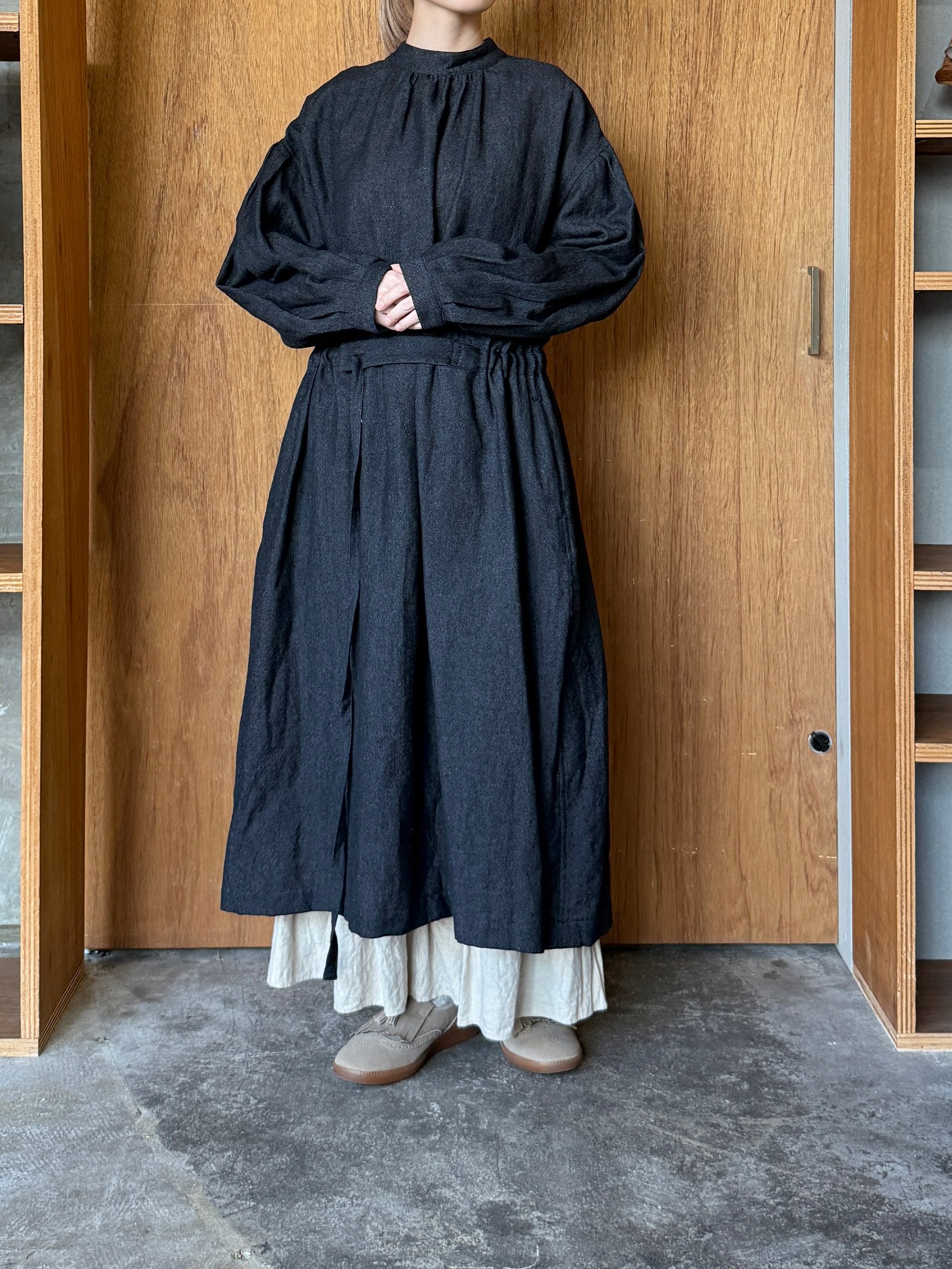 Vlas Blomme / Linen Wool Gauze ドレス(Charcoal)