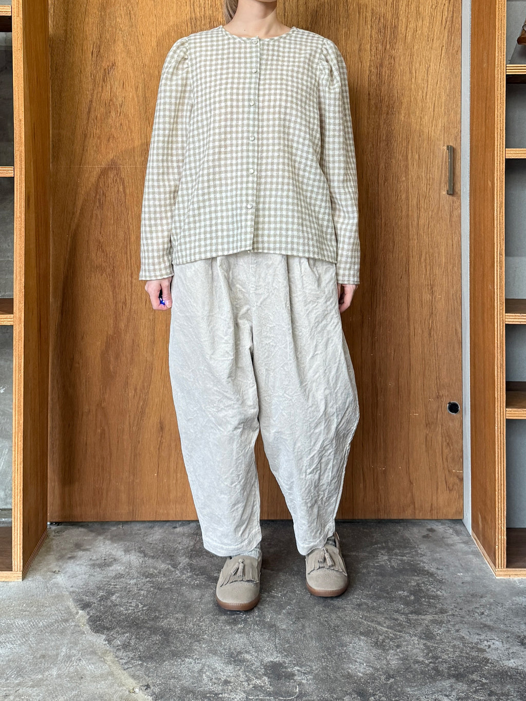 ROBE de PEAU / WOOL GAUZE CLASSIC BLOUSE (IVORY × BEIGE)