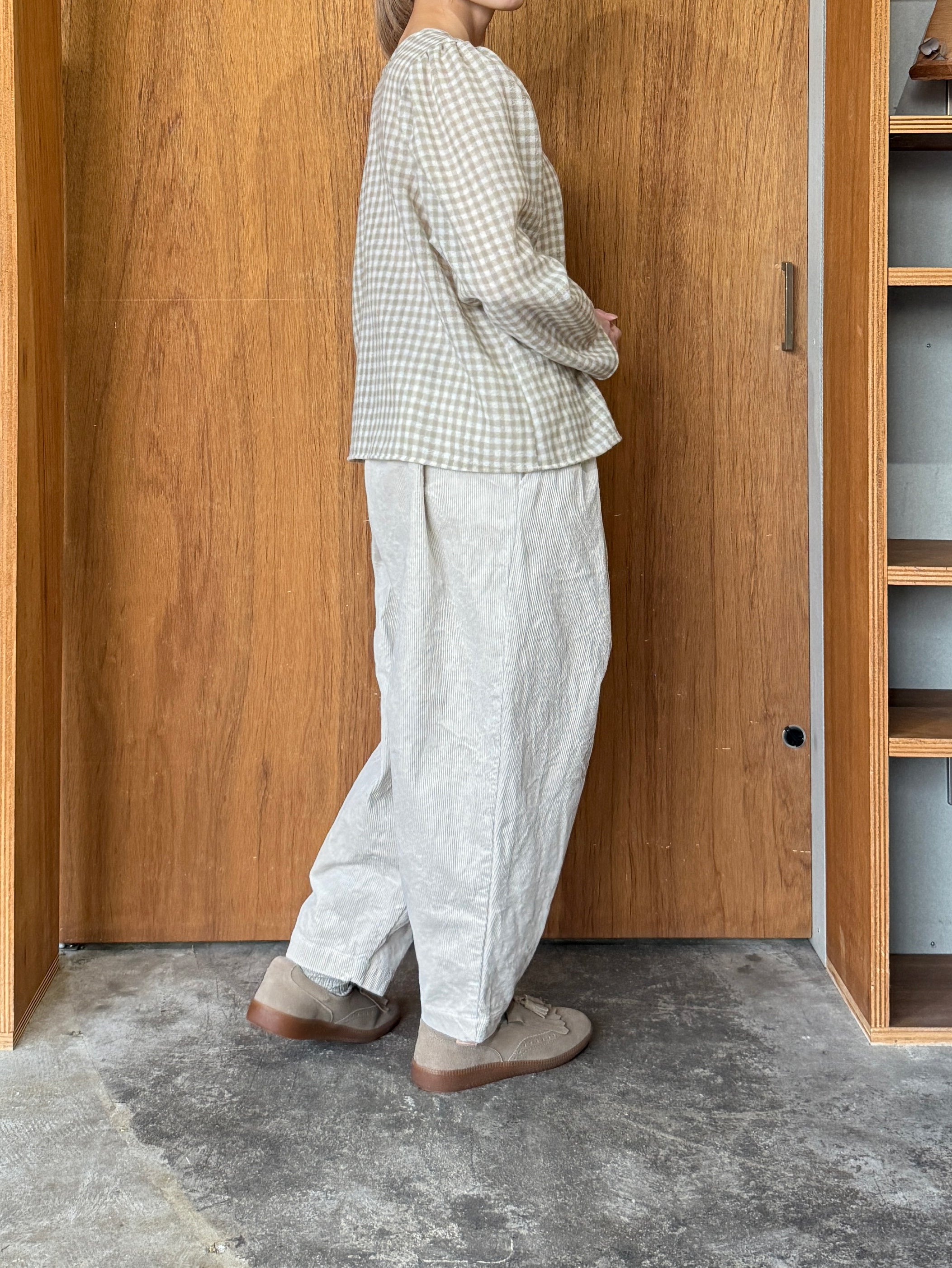 ROBE de PEAU / WOOL GAUZE CLASSIC BLOUSE (IVORY × BEIGE)