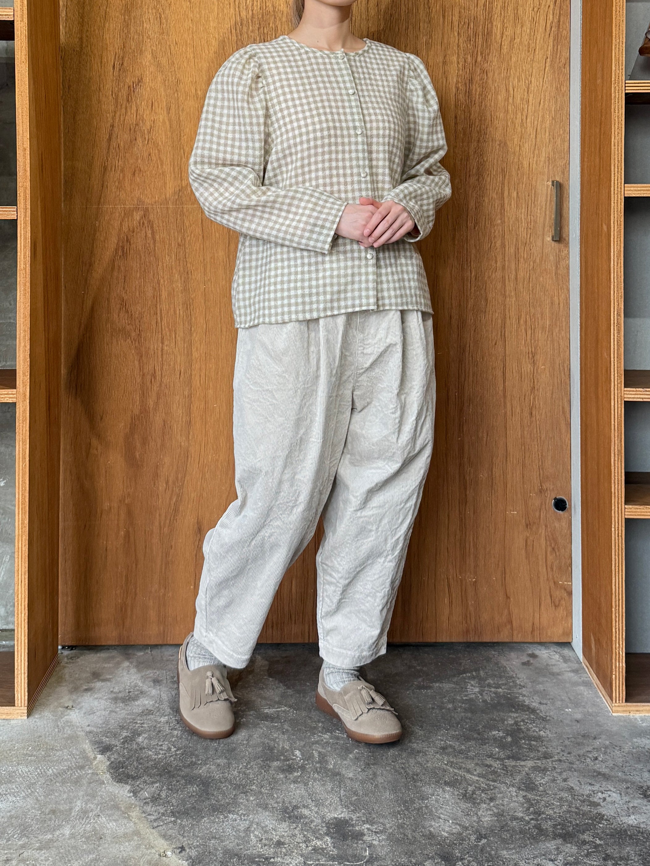 ROBE de PEAU / WOOL GAUZE CLASSIC BLOUSE (IVORY × BEIGE)