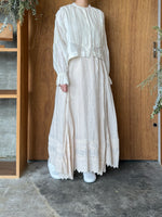 ROBE de PEAU / Schwarz Shirt (Off White)