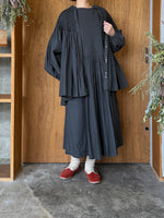 ROBE de PEAU / Circular Smocking Shirt (Charcoal)