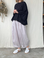 qiri / trees embroidery frill blouse (チャコール)