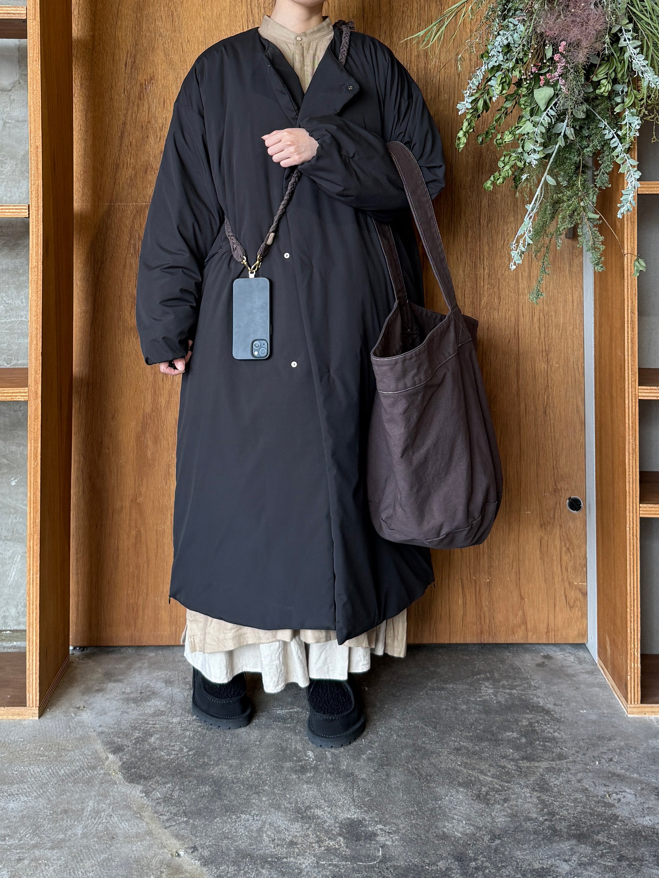 suzuki takayuki × ams, / cylinder tote bag (smoky walnut / ダークブラウン)