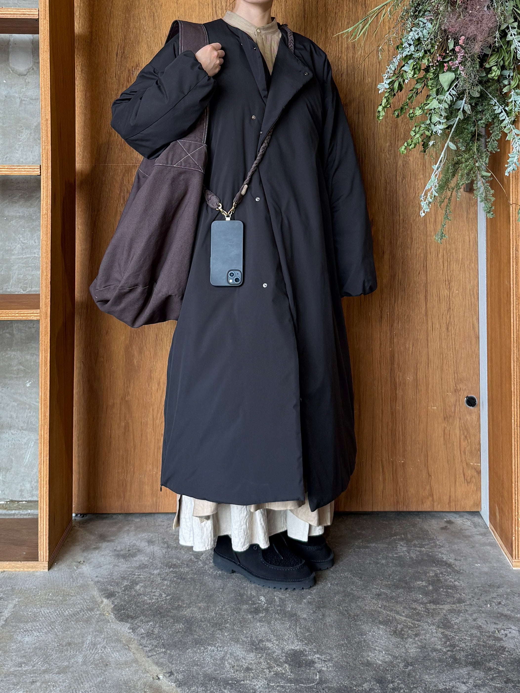 suzuki takayuki × ams, / cylinder tote bag (smoky walnut / ダークブラウン)